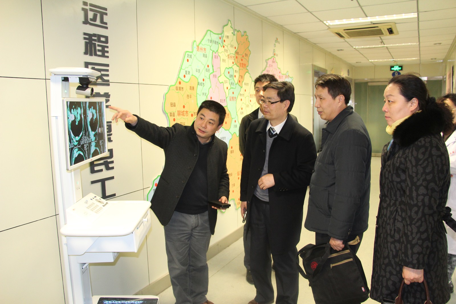 (3.10莫)新疆生产建设兵团医院李颜斌书记一行来我院参观交流.JPG